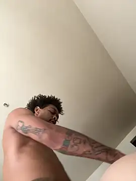 Snapshot of thefreakscomeoutatnight chatting on October 22, 9:36 pm thefreakscomeoutatnight online show from October 22, 9:36 pm