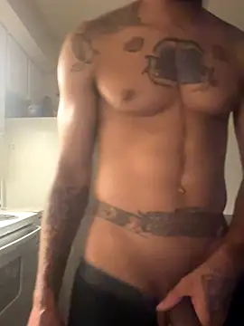 Snapshot of thefreakscomeoutatnight chatting on October 28, 9:57 am thefreakscomeoutatnight online show from October 28, 9:57 am