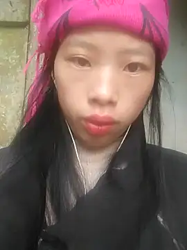 Snapshot of Khanhu_xx chatting on December 19, 1:45 am Khanhu xx online show from December 19, 1:45 am