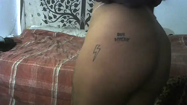 cutiefeet00 online show from October 10, 8:46 am