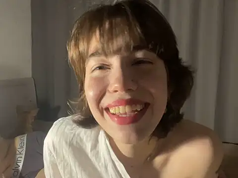 Snapshot of Sexy_frie chatting on October 30, 5:57 pm Sexy frie online show from October 30, 5:57 pm