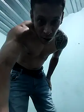 Snapshot of Dani156y chatting on October 9, 7:28 am Dani156y online show from October 9, 7:28 am