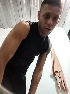 Snapshot of Dani156y chatting on October 24, 9:28 am Dani156y online show from October 24, 9:28 am