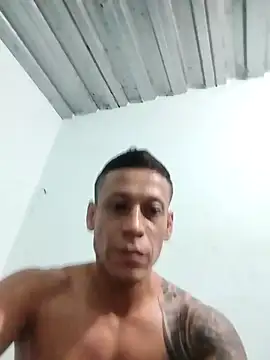 Snapshot of Dani156y chatting on October 29, 5:10 am Dani156y online show from October 29, 5:10 am