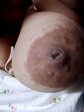 Hotmommax online show from June 20, 12:52 pm