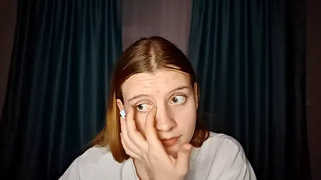 LynteriLain online show from October 31, 8:43 pm