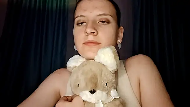 LynteriLain online show from November 3, 7:37 pm