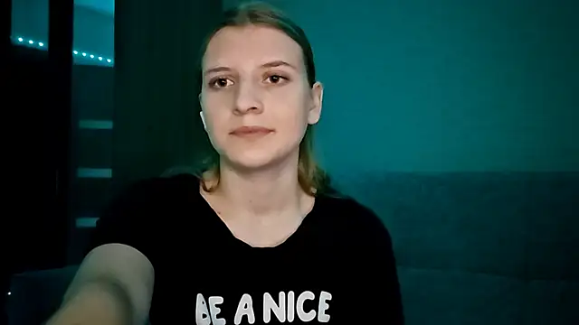 LynteriLain online show from November 23, 3:17 am