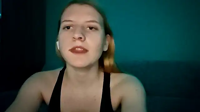 LynteriLain online show from November 27, 3:19 am