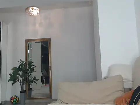 Snapshot of Aillineee1 chatting on October 28, 8:55 pm Aillineee1 online show from October 28, 8:55 pm