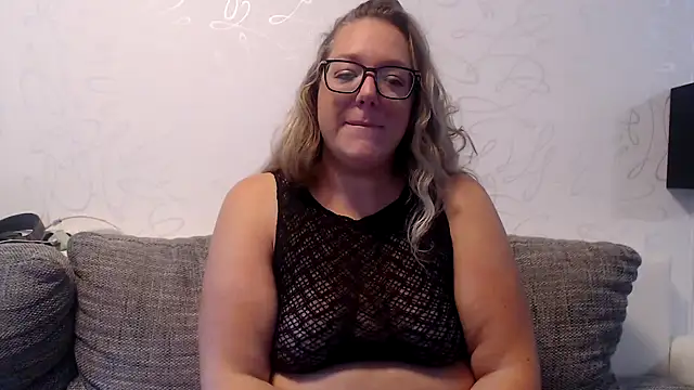 KittyClit online show from October 2, 6:09 am