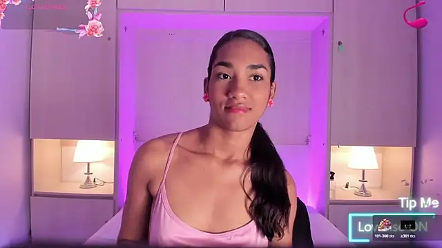 AnahiCollins online show from March 5, 11:39 am