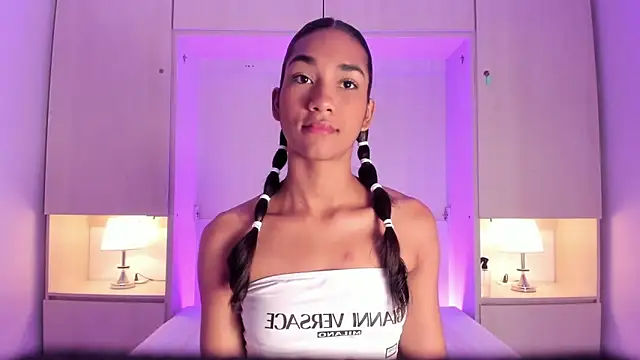 AnahiCollins online show from March 8, 12:09 pm