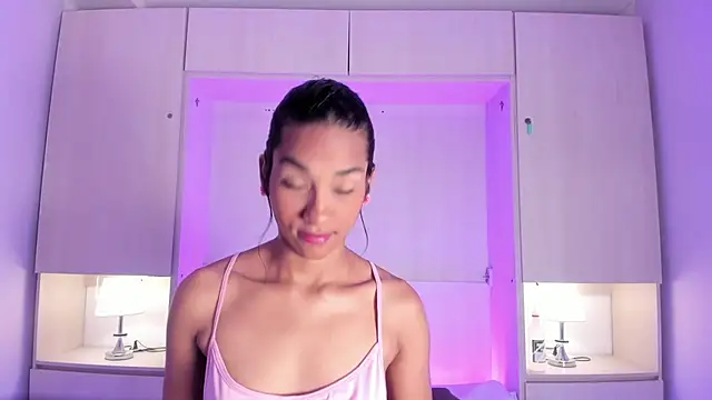 AnahiCollins online show from April 29, 11:36 am