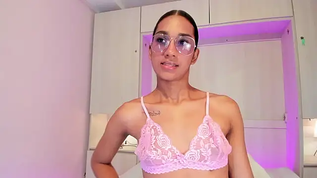 AnahiCollins online show from July 30, 12:04 pm