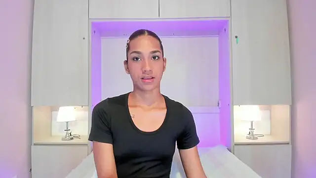 AnahiCollins online show from August 4, 12:08 pm