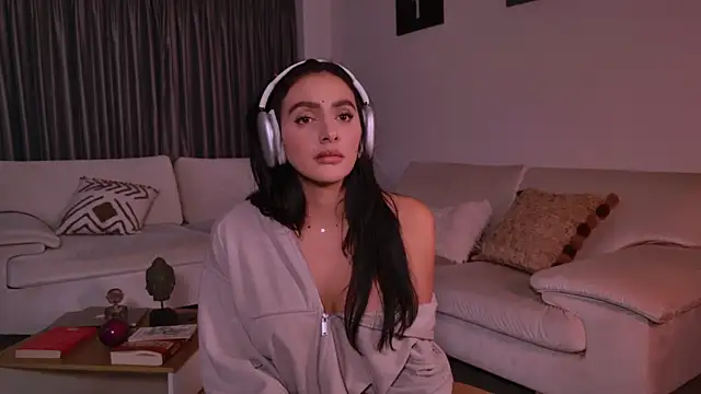 Snapshot of Milana_De chatting on October 7, 10:29 pm Milana De online show from October 7, 10:29 pm