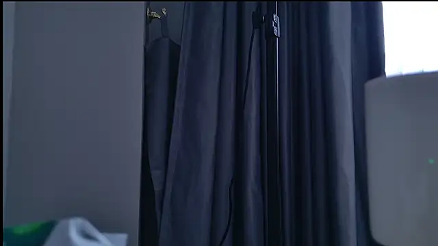 Snapshot of Milana_De chatting on November 3, 5:36 pm Milana De online show from November 3, 5:36 pm