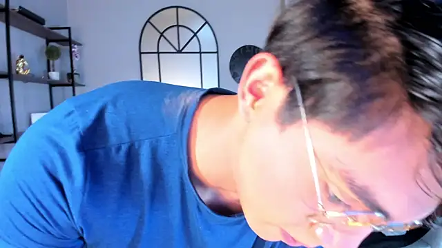 Snapshot of DyllanCooper chatting on December 4, 12:03 pm DyllanCooper online show from December 4, 12:03 pm