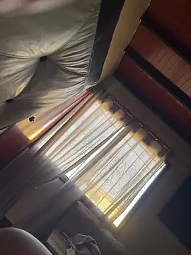 Valentino-elTuyo online show from October 18, 11:55 am