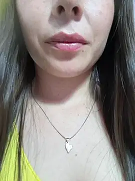 Snapshot of EmmaValencia_ chatting on May 8, 9:09 pm EmmaValencia online show from May 8, 9:09 pm