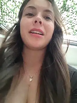 Snapshot of EmmaValencia_ chatting on May 11, 8:28 pm EmmaValencia online show from May 11, 8:28 pm