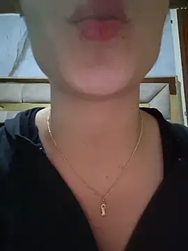 Snapshot of EmmaValencia_ chatting on June 18, 11:58 am EmmaValencia online show from June 18, 11:58 am