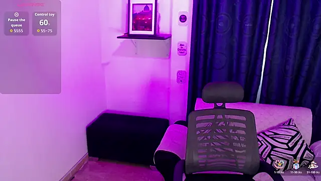 Snapshot of _evee_ chatting on November 13, 3:55 pm evee online show from November 13, 3:55 pm