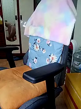 BiCute688 online show from December 18, 8:53 am