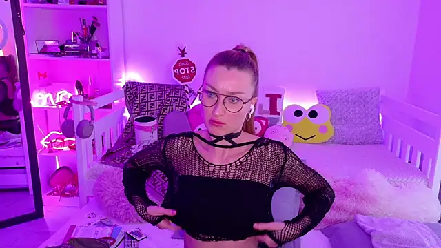 MysticRoxanne online show from December 1, 8:19 am