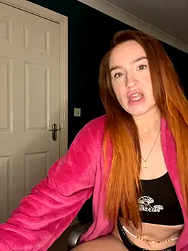 Snapshot of Cherry-L-28 chatting on November 20, 8:30 pm Cherry-L-28 online show from November 20, 8:30 pm