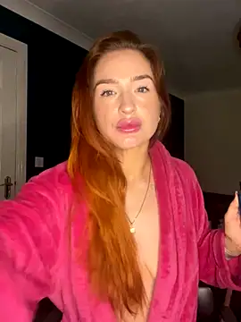 Snapshot of Cherry-L-28 chatting on December 2, 5:24 am Cherry-L-28 online show from December 2, 5:24 am