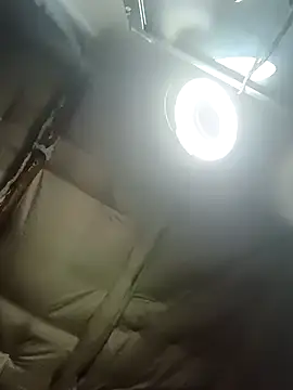 Queen2454 online show from March 17, 1:10 am