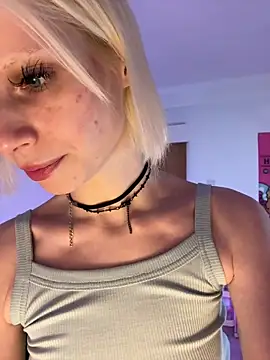 bunnyirisluv online show from February 11, 6:46 pm