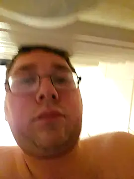 Snapshot of stivi2526 chatting on December 4, 10:07 pm stivi2526 online show from December 4, 10:07 pm