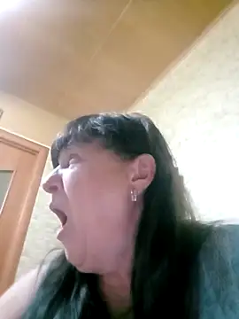 Apeesynka55211 online show from October 27, 8:24 pm