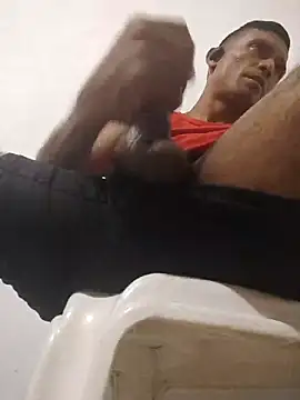 Snapshot of exotico2323 chatting on November 3, 4:36 am exotico2323 online show from November 3, 4:36 am