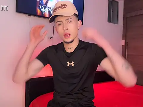 strongManLatino online show from January 16, 9:30 pm