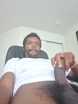 Snapshot of MrBigDickShow chatting on October 17, 3:25 pm MrBigDickShow online show from October 17, 3:25 pm