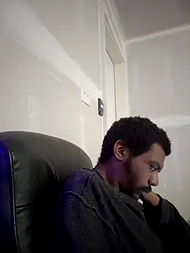 Snapshot of MrBigDickShow chatting on October 31, 4:02 am MrBigDickShow online show from October 31, 4:02 am