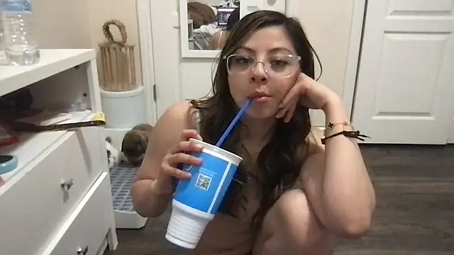 bunnygorl12 online show from March 11, 5:35 am