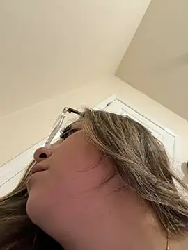 bunnygorl12 online show from June 15, 10:56 pm