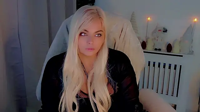 Snapshot of Siren-xiv chatting on December 4, 8:45 am Siren-xiv online show from December 4, 8:45 am