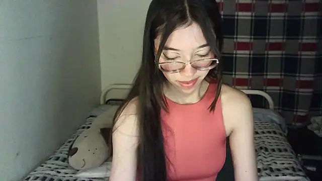 Snapshot of Mikha_Ela chatting on October 31, 6:25 am Mikha Ela online show from October 31, 6:25 am