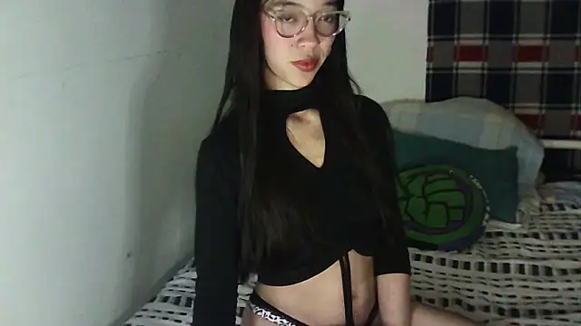 Snapshot of Mikha_Ela chatting on November 1, 4:03 am Mikha Ela online show from November 1, 4:03 am