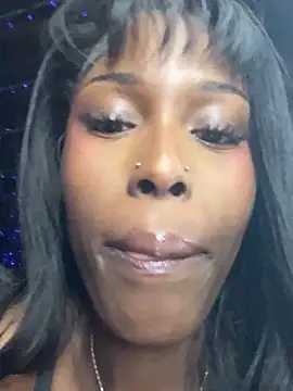 Snapshot of StarElexis chatting on October 27, 3:43 am StarElexis online show from October 27, 3:43 am