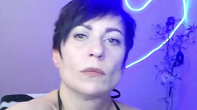 Ashley Brookss online show from November 2, 4:42 pm