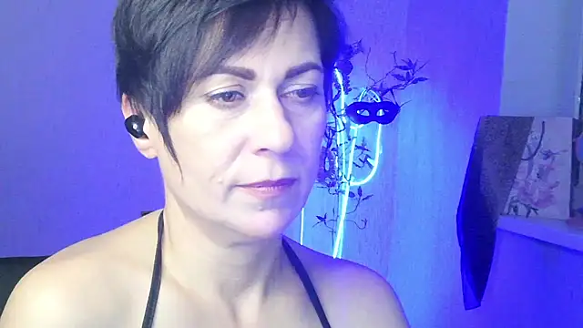 Ashley Brookss online show from November 11, 9:48 pm