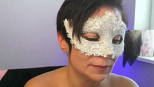 Ashley Brookss online show from November 16, 11:27 am