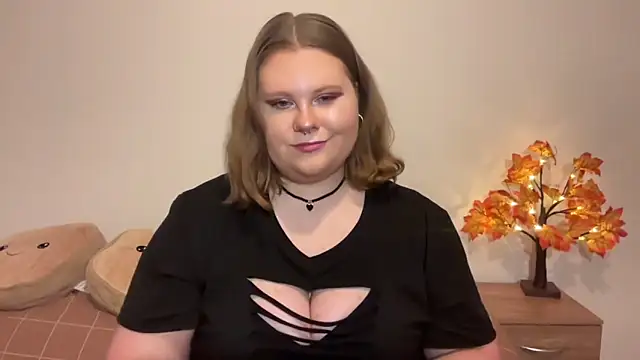 Snapshot of BriannaFlirty chatting on November 15, 7:21 pm BriannaFlirty online show from November 15, 7:21 pm